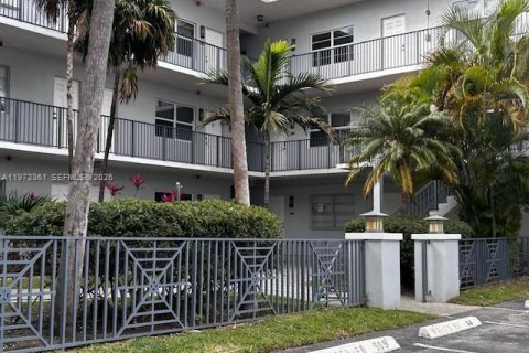 Condo à Hollywood, Floride, 2 chambres  № 2033964