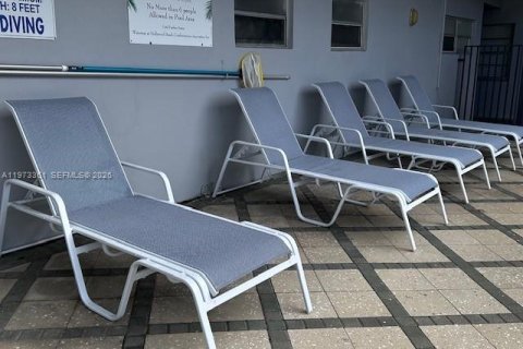 Copropriété à vendre à Hollywood, Floride: 2 chambres, 99.87 m2 № 2033964 - photo 21