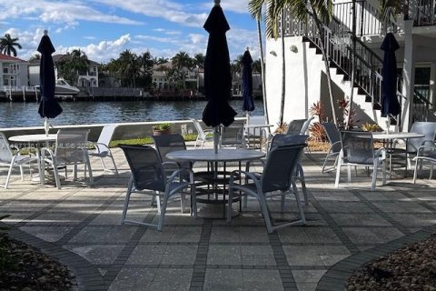 Copropriété à vendre à Hollywood, Floride: 2 chambres, 99.87 m2 № 2033964 - photo 28