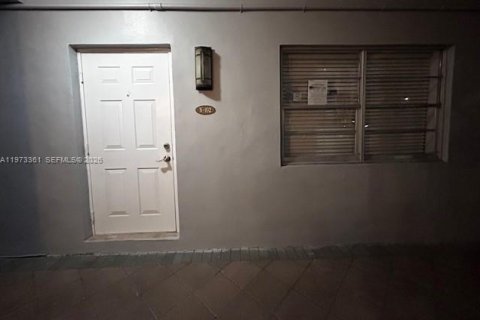 Copropriété à vendre à Hollywood, Floride: 2 chambres, 99.87 m2 № 2033964 - photo 30