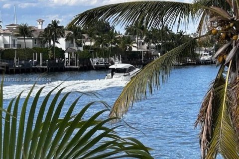 Copropriété à vendre à Hollywood, Floride: 2 chambres, 99.87 m2 № 2033964 - photo 22