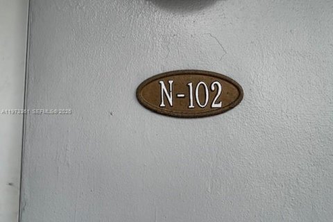 Copropriété à vendre à Hollywood, Floride: 2 chambres, 99.87 m2 № 2033964 - photo 19