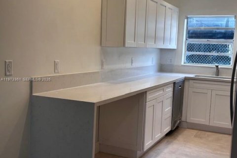 Copropriété à vendre à Hollywood, Floride: 2 chambres, 99.87 m2 № 2033964 - photo 4