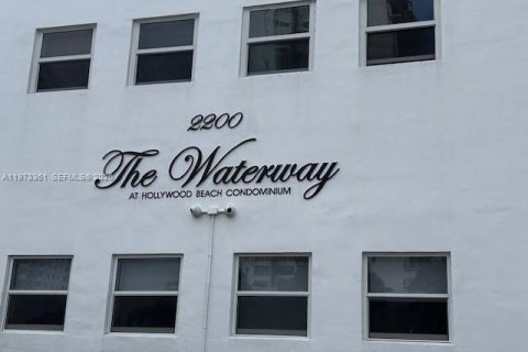 Copropriété à vendre à Hollywood, Floride: 2 chambres, 99.87 m2 № 2033964 - photo 18