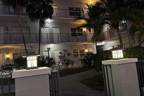 Copropriété à vendre à Hollywood, Floride: 2 chambres, 99.87 m2 № 2033964 - photo 29