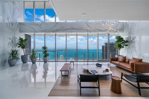 Condo in Miami, Florida, 2 bedrooms  № 2025103 - photo 24