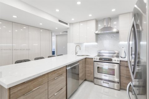 Condominio en venta en Hallandale Beach, Florida, 3 dormitorios, 161.65 m2 № 1762870 - foto 7