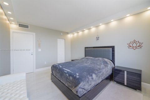 Condominio en venta en Hallandale Beach, Florida, 3 dormitorios, 161.65 m2 № 1762870 - foto 18