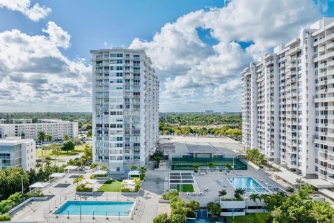 Condo in Aventura, Florida, 2 bedrooms № 2174197 - photo 19