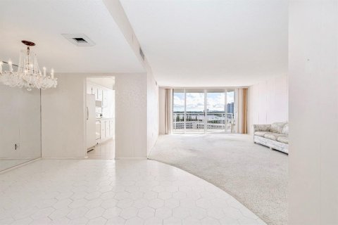 Condo in Aventura, Florida, 2 bedrooms № 2174197 - photo 4