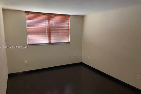 Снять в аренду кондоминиум в Майами, Флорида 2 спальни, 80.45м2, № 2047655 - фото 11