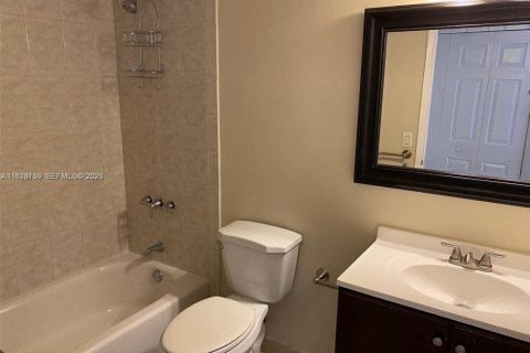 Снять в аренду кондоминиум в Майами, Флорида 2 спальни, 80.45м2, № 2047655 - фото 14