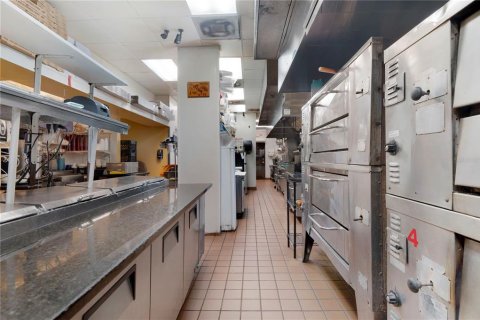 Купить коммерческую недвижимость в Пунта-Горда, Флорида 397.34м2, № 1217787 - фото 15