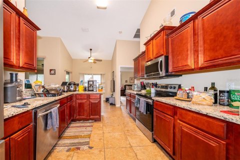House in Clermont, Florida 4 bedrooms, 201.23 sq.m. № 1513167 - photo 9