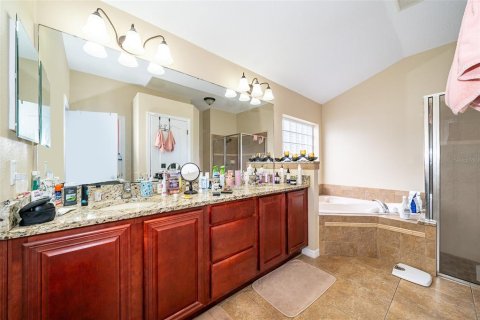 House in Clermont, Florida 4 bedrooms, 201.23 sq.m. № 1513167 - photo 18