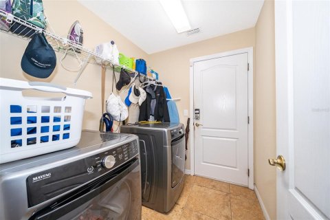 House in Clermont, Florida 4 bedrooms, 201.23 sq.m. № 1513167 - photo 21