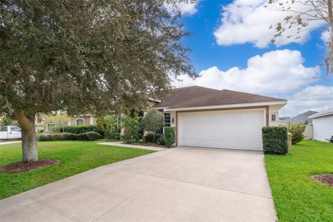 House in Clermont, Florida 4 bedrooms, 201.23 sq.m. № 1513167 - photo 3