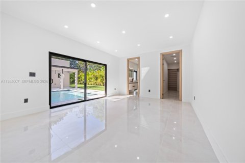 Купить виллу или дом в Норт-Майами, Флорида 1 комната, 277.96м2, № 2052437 - фото 15
