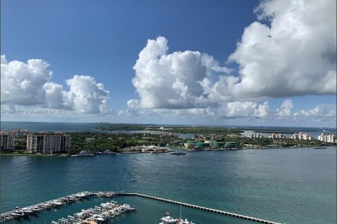 Condo in Miami Beach, Florida, 2 bedrooms  № 1852283 - photo 2