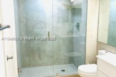 Condo in Miami Beach, Florida, 2 bedrooms  № 1852283 - photo 11