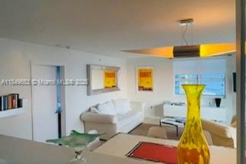 Condo in Miami Beach, Florida, 2 bedrooms  № 1852283 - photo 5
