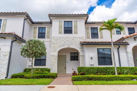 Townhouse in Homestead, Florida 3 bedrooms, 137.77 sq.m. № 2056127