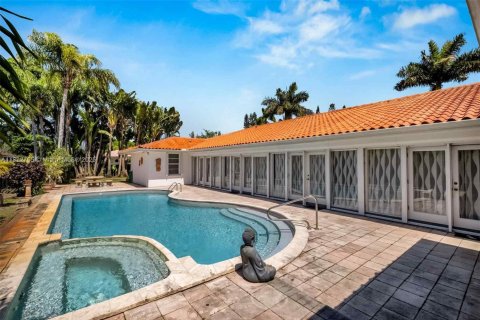 House in Miami, Florida 5 bedrooms, 336.49 sq.m. № 1788702 - photo 26