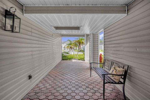 Villa ou maison à vendre à Kissimmee, Floride: 4 chambres, 173.45 m2 № 2425930 - photo 3
