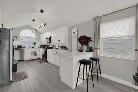 Villa ou maison à vendre à Kissimmee, Floride: 4 chambres, 173.45 m2 № 2425930 - photo 13