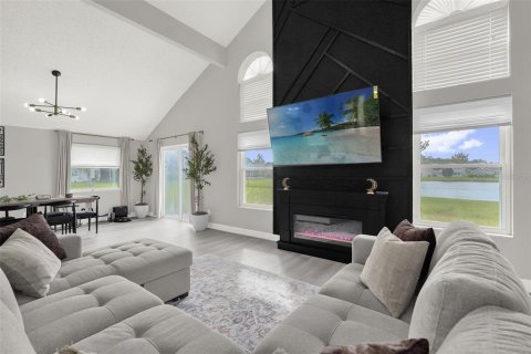 Villa ou maison à vendre à Kissimmee, Floride: 4 chambres, 173.45 m2 № 2425930 - photo 10