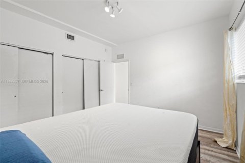 Condo in Miami Beach, Florida, 1 bedroom  № 2048458 - photo 16