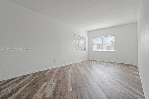 Condo in Miami Beach, Florida, 1 bedroom  № 2048458 - photo 5