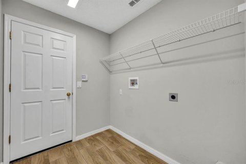 Casa en venta en Orlando, Florida, 4 dormitorios, 212.28 m2 № 1899389 - foto 23
