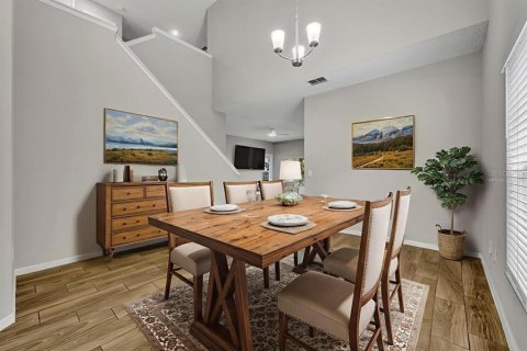 Casa en venta en Orlando, Florida, 4 dormitorios, 212.28 m2 № 1899389 - foto 2