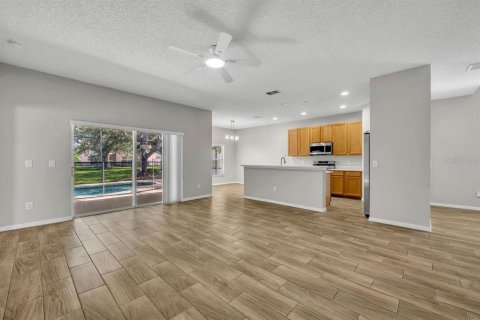 Casa en venta en Orlando, Florida, 4 dormitorios, 212.28 m2 № 1899389 - foto 10