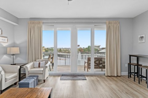 Condo in Panama City Beach, Florida, 1 bedroom  № 562068 - photo 1