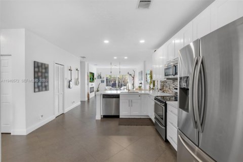 Снять в аренду виллу или дом в Дирфилд-Бич, Флорида 3 спальни, 128.95м2, № 2003824 - фото 9