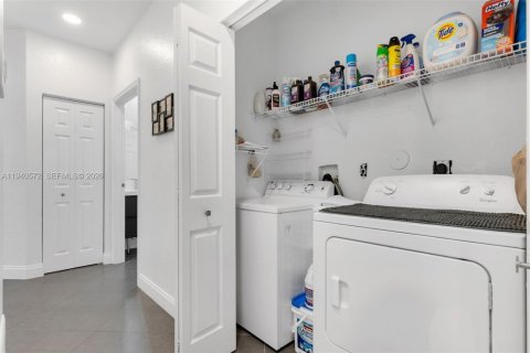 Снять в аренду виллу или дом в Дирфилд-Бич, Флорида 3 спальни, 128.95м2, № 2003824 - фото 27