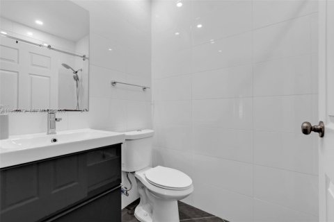 Снять в аренду виллу или дом в Дирфилд-Бич, Флорида 3 спальни, 128.95м2, № 2003824 - фото 25