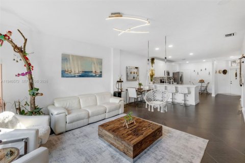 Снять в аренду виллу или дом в Дирфилд-Бич, Флорида 3 спальни, 128.95м2, № 2003824 - фото 4