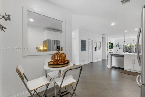 Снять в аренду виллу или дом в Дирфилд-Бич, Флорида 3 спальни, 128.95м2, № 2003824 - фото 11