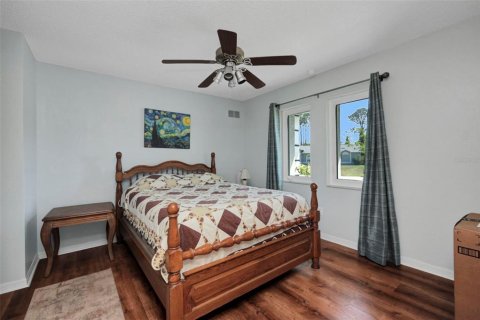 House in North Port, Florida 4 bedrooms, 222.04 sq.m. № 1642409 - photo 23
