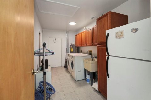 House in North Port, Florida 4 bedrooms, 222.04 sq.m. № 1642409 - photo 27