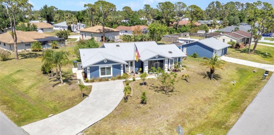 House in North Port, Florida 4 bedrooms, 222.04 sq.m. № 1642409