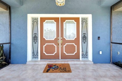 House in North Port, Florida 4 bedrooms, 222.04 sq.m. № 1642409 - photo 5