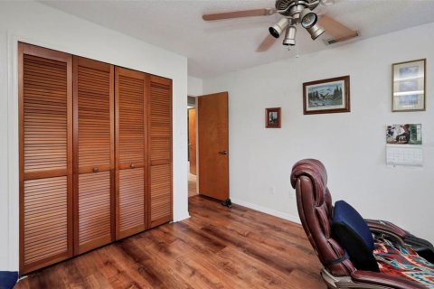 House in North Port, Florida 4 bedrooms, 222.04 sq.m. № 1642409 - photo 16