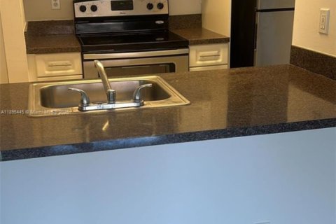 Condominio en venta en Miami, Florida, 3 dormitorios, 92.25 m2 № 1948212 - foto 6