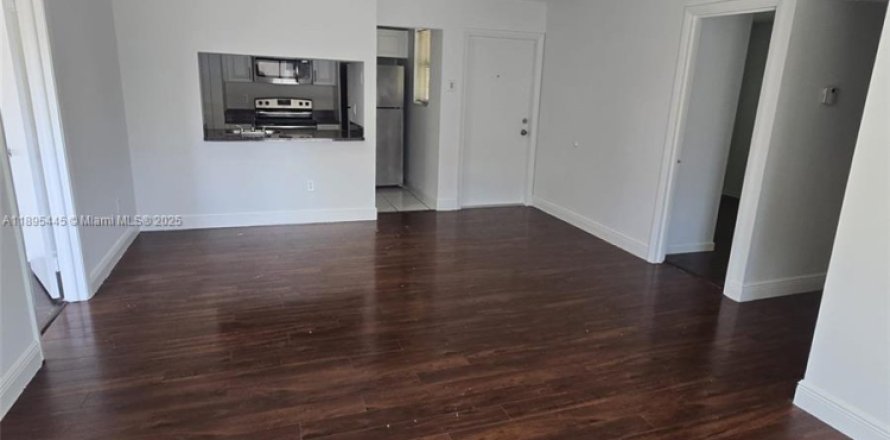 Condominio en Miami, Florida, 3 dormitorios  № 1948212