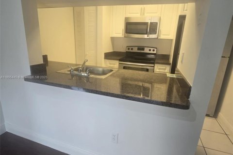 Condominio en venta en Miami, Florida, 3 dormitorios, 92.25 m2 № 1948212 - foto 7