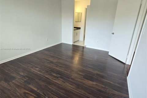 Condominio en venta en Miami, Florida, 3 dormitorios, 92.25 m2 № 1948212 - foto 14